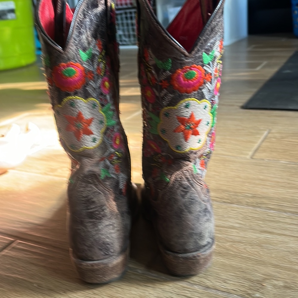 Macie Bean Boots with Beautiful floral embroidery - Picture 5 of 5